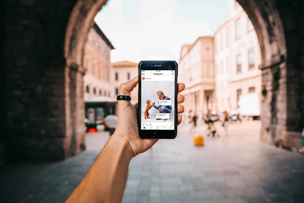 Shopping auf Instagram Cover arch architecture blur 861126 scaled