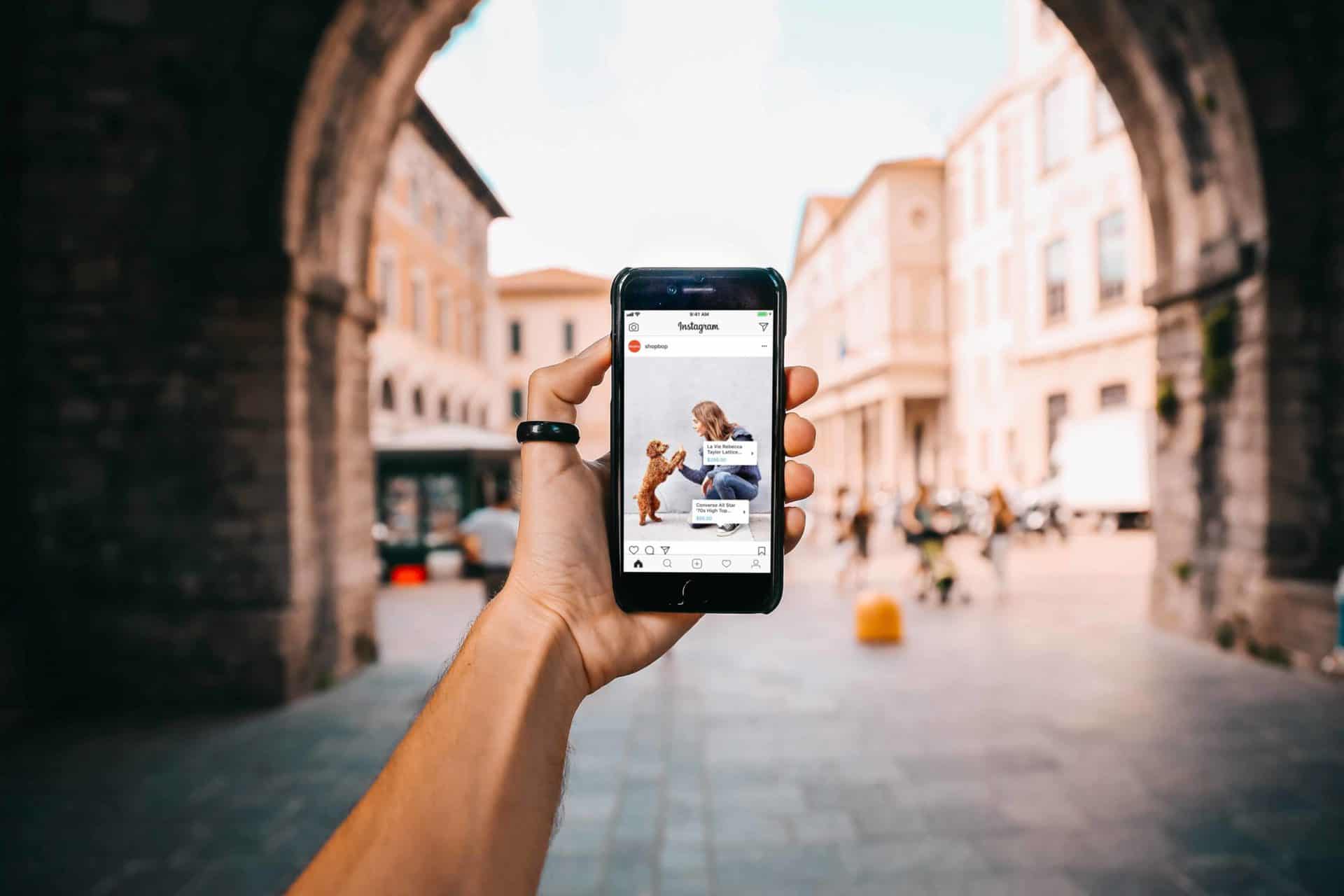 Shopping auf Instagram Cover arch architecture blur 861126 scaled
