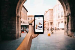 Shopping auf Instagram Cover arch architecture blur 861126 scaled