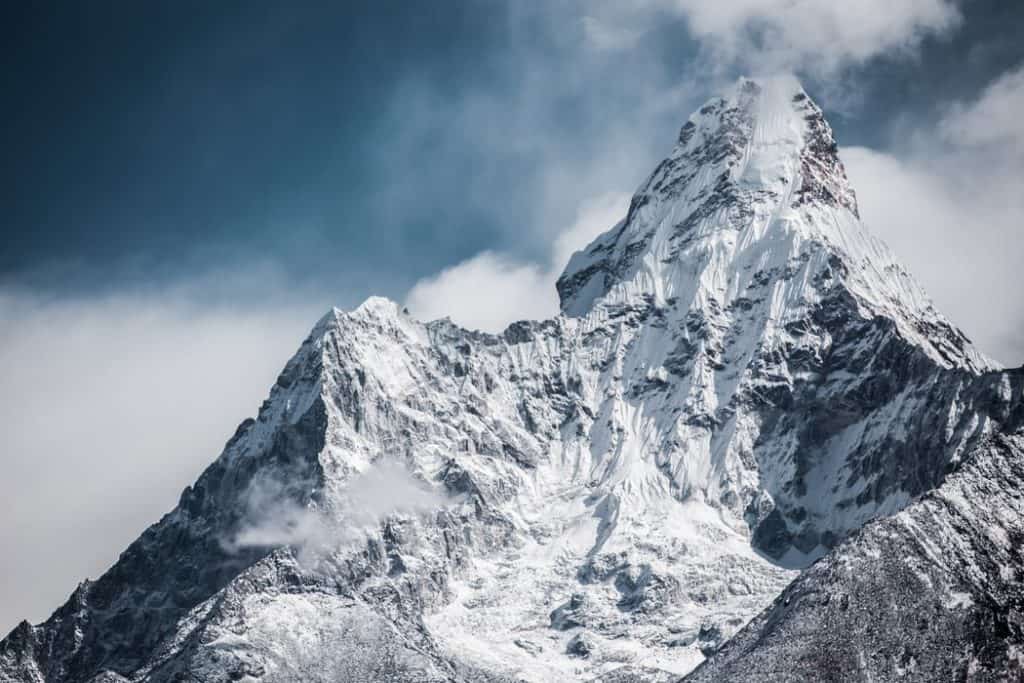 Mountains – Skier – Social Selling – unsplash